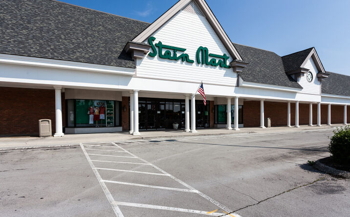 Pictures of Retail property located at 11437 Kingston Pike, Farragut, TN 37934 for lease - image #1