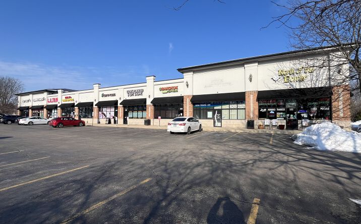 Pictures of Retail property located at 322 W Main St, Carpentersville, IL 60110 for lease - image #1