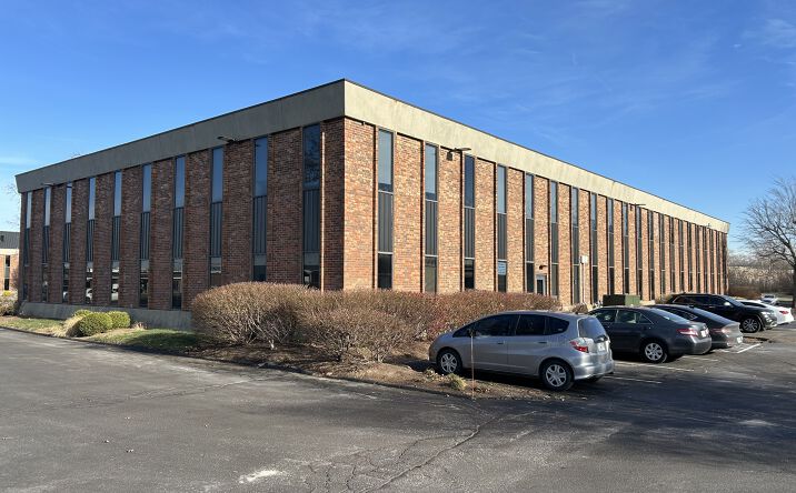 Pictures of Office property located at 2258 Schuetz Rd, St. Louis, MO 63146 for lease - image #1