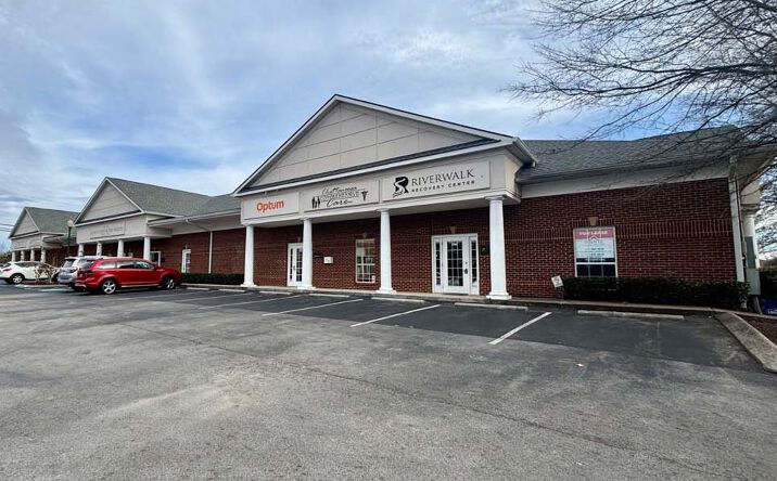Pictures of Retail, Office property located at 7446 Shallowford Rd, Chattanooga, TN 37421 for lease - image #1