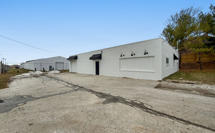 Pictures of Industrial property located at 3940 Dixon St, Des Moines, IA 50313 for lease - image #1