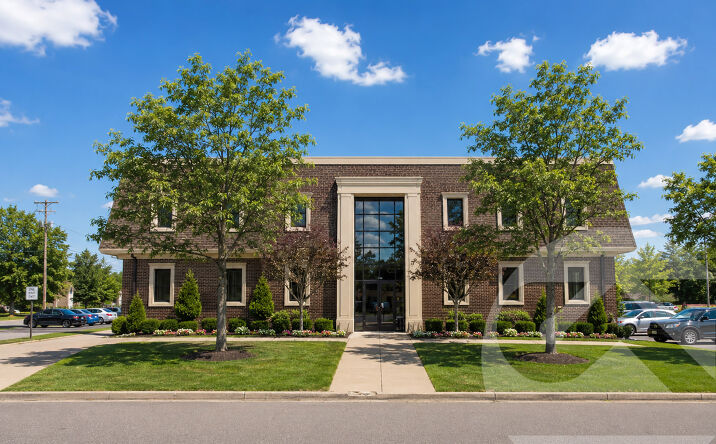Pictures of Office property located at 44004 Woodward Ave, Bloomfield Hills, MI 48302 for lease - image #1