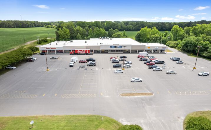 Pictures of Retail, Office, Restaurant property located at 1108 Aberdeen Rd, Laurinburg, NC 28352 for lease - image #1