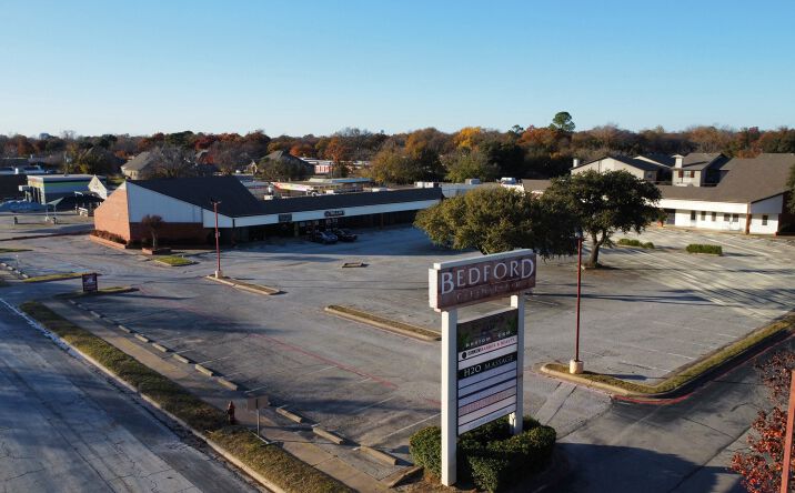 Pictures of Retail, Office property located at 209 Bedford Rd, Bedford, TX 76022 for lease - image #1