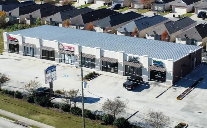 Pictures of Retail, Office, Industrial property located at 670 O'Neal Ln, Baton Rouge, LA 70816 for lease - image #1