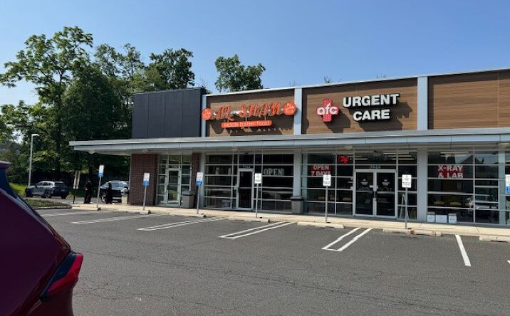 Pictures of Retail property located at 2900 Moreland Rd, Willow Grove, PA 19090 for lease - image #1