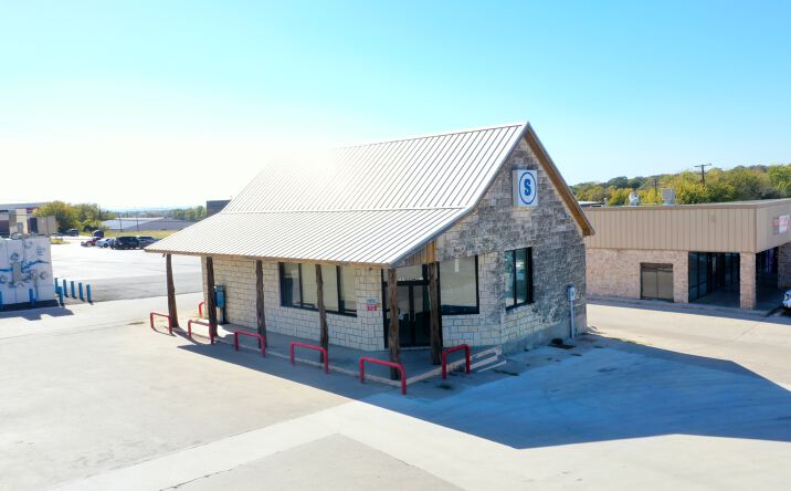 Pictures of Restaurant property located at 1210 S FM 51, Decatur, TX 76234 for lease - image #1