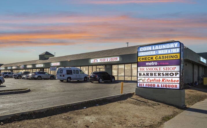 Pictures of Retail property located at 43535 Gadsden Ave, Lancaster, CA 93534 for lease - image #1