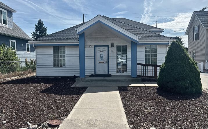 Pictures of Office property located at 706 N Maple St, Spokane, WA 99201 for lease - image #1