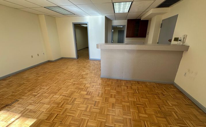 Pictures of Office, Special Purpose, Retail, Industrial property located at 3800 E Tremont Avenue, New York, NY 10465 for lease - image #1