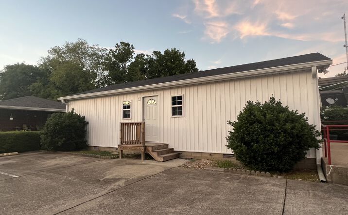 Pictures of Retail property located at 113 N Vine St, Ashland City, TN 37015 for lease - image #1