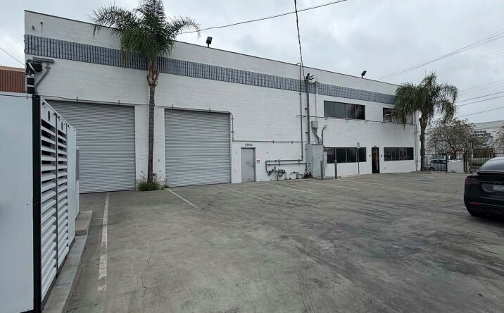 Pictures of Industrial property located at 15911 Arminta Street, Van Nuys, CA 91406 for lease - image #1