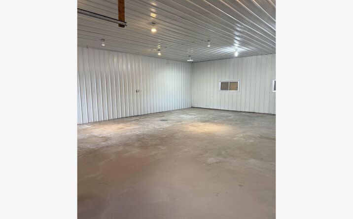 Pictures of Industrial property located at 1105 Washington St, Pella, IA 50219 for lease - image #1