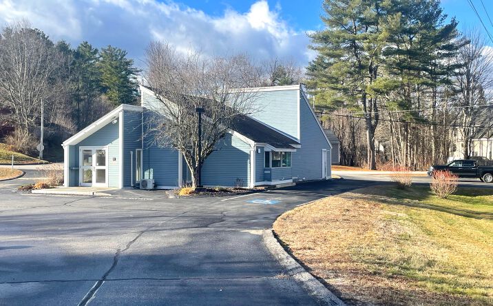 Pictures of Office property located at 1278 Roosevelt Trail, Raymond, ME 04071 for lease - image #1