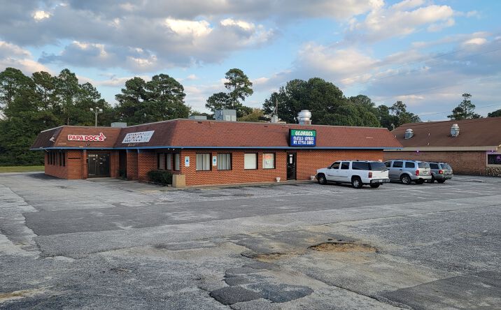 Pictures of Restaurant, Office property located at 6238 Yadkin Rd, Fayetteville, NC 28303 for lease - image #1
