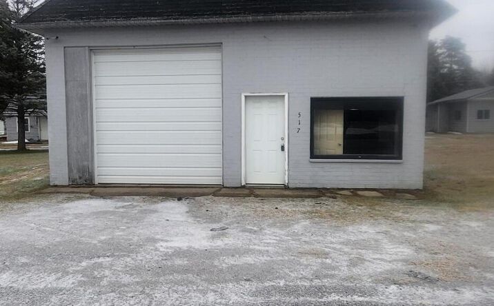 Pictures of Retail, Office, Industrial property located at 517 Goodrich Street, Vassar, MI 48768 for lease - image #1