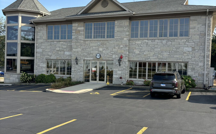 Pictures of Office property located at 739 North Avenue, Glendale Heights, IL 60137 for lease - image #1