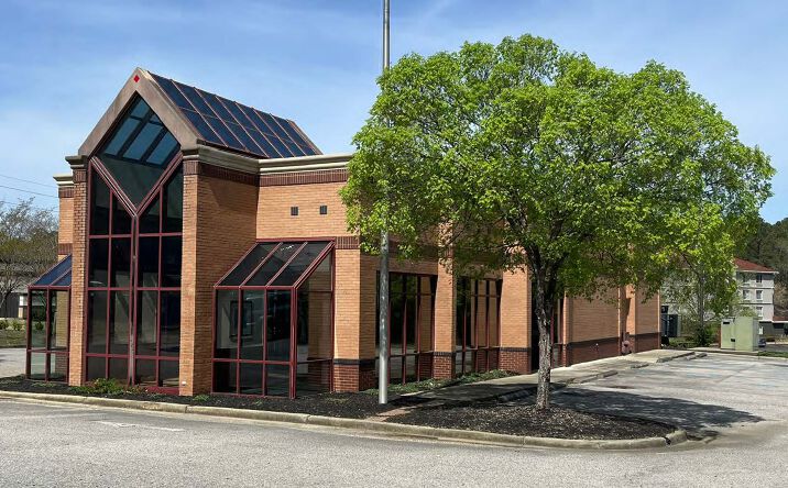Pictures of Restaurant property located at 110 Pkwy E Dr, Hoover, AL 35244 for lease - image #1