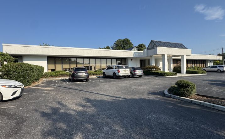 Pictures of Office property located at 3490 Independence Dr, Homewood, AL 35209 for lease - image #1