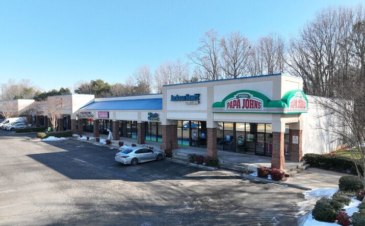 Pictures of Retail property located at 2785 Charlotte Hwy, Mooresville, NC 28117 for lease - image #1