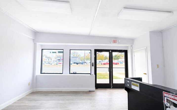 Pictures of Retail property located at 6630 S Crescent Blvd, Pennsauken, NJ 08109 for lease - image #1