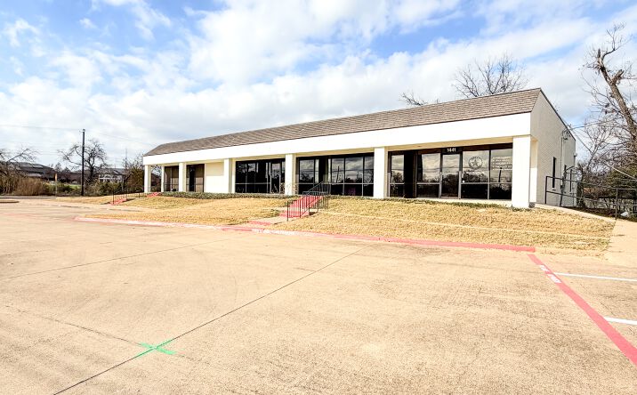 Pictures of Office property located at 1449 Forest Ln, Garland, TX 75042 for lease - image \#1