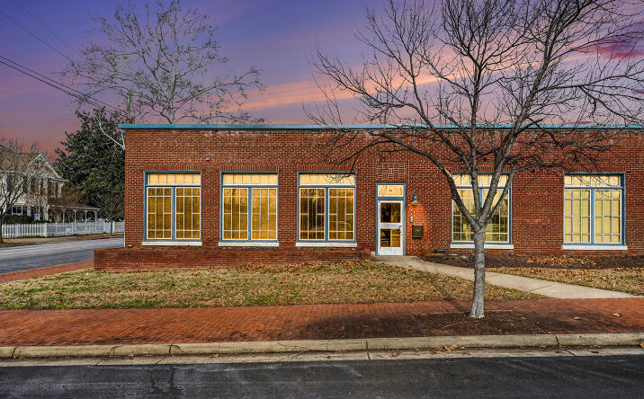 Pictures of Office property located at 417 Wolfe St, Fredericksburg, VA 22401 for lease - image #1