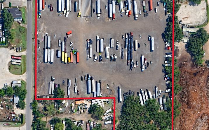 Pictures of Industrial property located at 5403 Causeway Blvd, Tampa, FL 33619 for lease - image #1