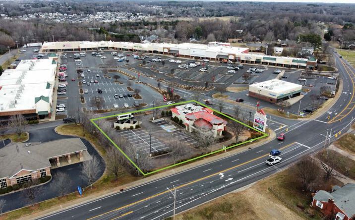 Pictures of Retail property located at 1885 E Broad Street, Statesville, NC 28625 for lease - image #1