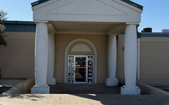 Pictures of Industrial property located at 4800 West Waco Drive Suite 400, Waco, TX 76710 for lease - image #1