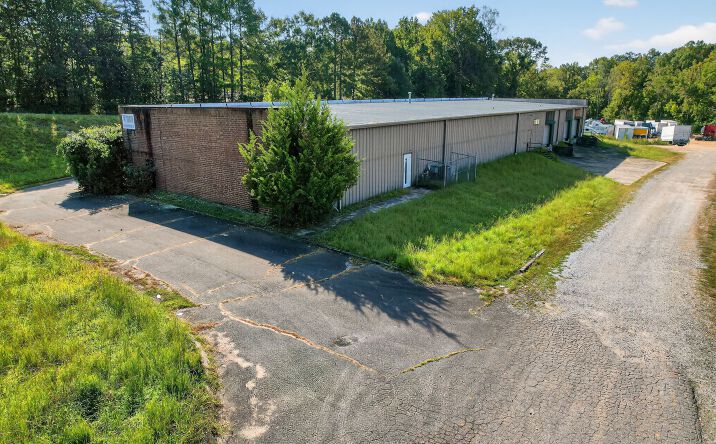 Pictures of Industrial property located at 1101 Roberts Ln, High Point, NC 27260 for lease - image #1