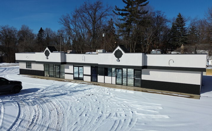 Pictures of Retail property located at 29010 W 8 Mile Rd, Farmington Hills, MI 48336 for lease - image #1