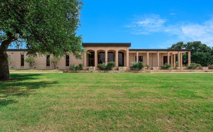 Pictures of Office property located at 4604 E Ben White Blvd, Austin, TX 78741 for lease - image #1