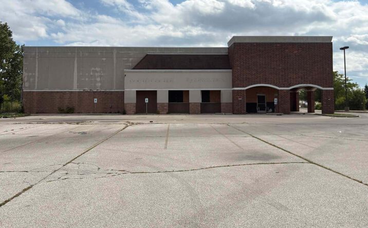 Pictures of Retail property located at 6330 N 76th St, Milwaukee, WI 53218 for lease - image #1
