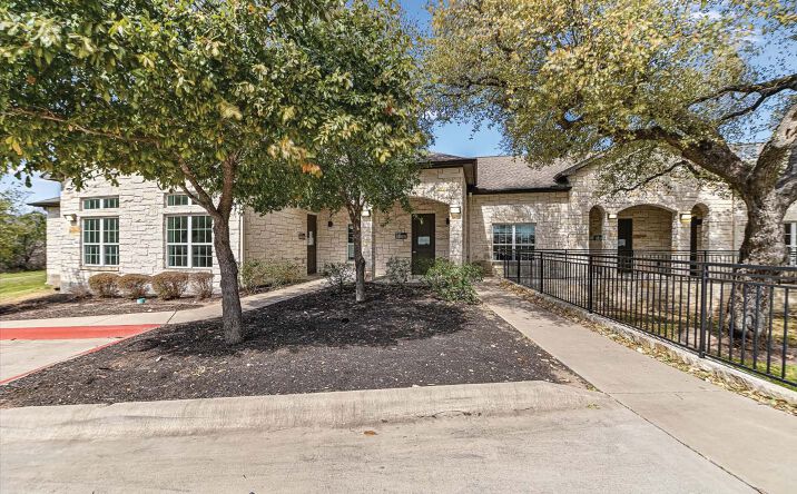 Pictures of Office property located at 5915 La Crosse Ave, Austin, TX 78739 for lease - image #1