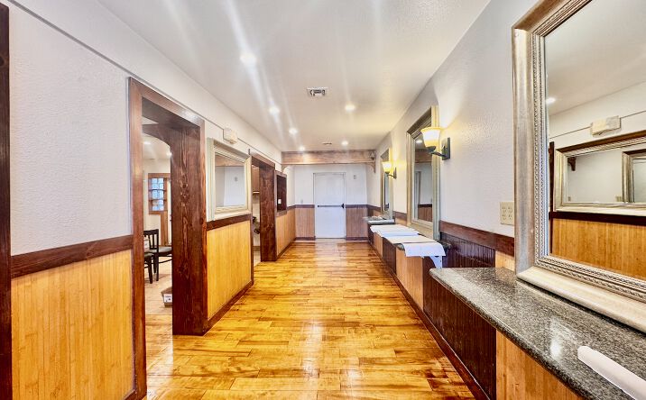 Pictures of Retail property located at 501 N Arizona Ave, Chandler, AZ 85225 for lease - image #1