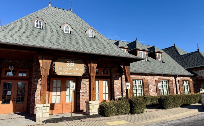 Pictures of Office property located at 2937 S Claremont Ave, Springfield, MO 65804 for lease - image #1