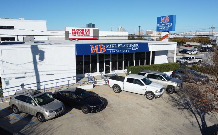 Pictures of Office property located at 3621 Veterans Memorial Blvd, Metairie, LA 70002 for lease - image #1