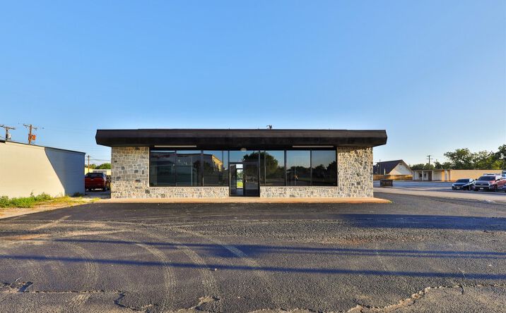 Pictures of Retail, Office property located at 3350 N 10th St, Abilene, TX 79603 for lease - image #1