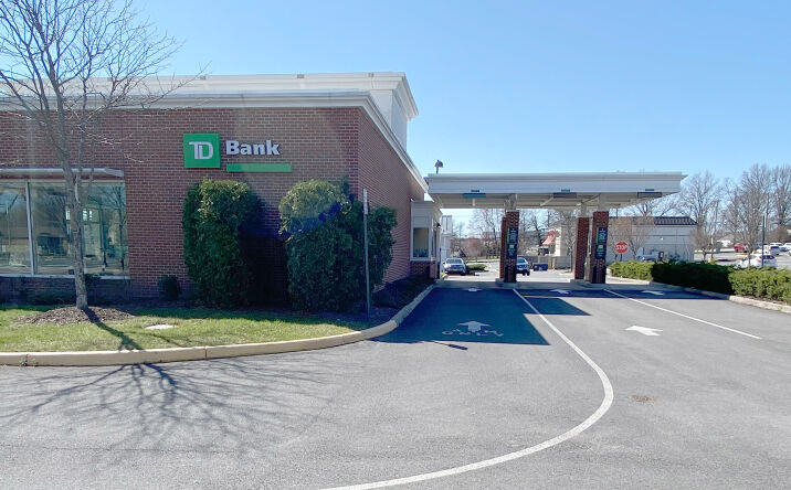 Pictures of Retail property located at 9504 Main St, Fairfax, VA 22031 for lease - image #1