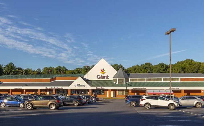 Pictures of Retail, Office property located at 6045 Burke Centre Pkwy, Burke, VA 22015 for lease - image #1