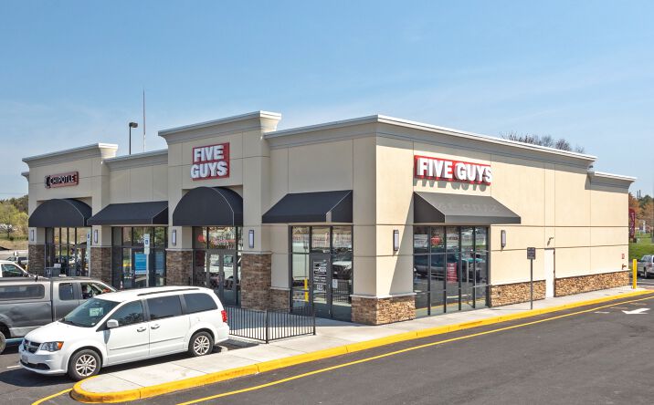Pictures of Retail property located at 145 Riverton Commons Dr, Front Royal, VA 22630 for lease - image #1