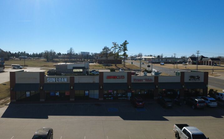 Pictures of Retail property located at 2108 South Division Street, Guthrie, OK 73044 for lease - image #1