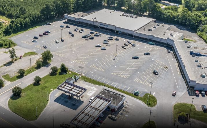 Pictures of Retail property located at 1600 N Garnett St, Henderson, NC 27536 for lease - image #1