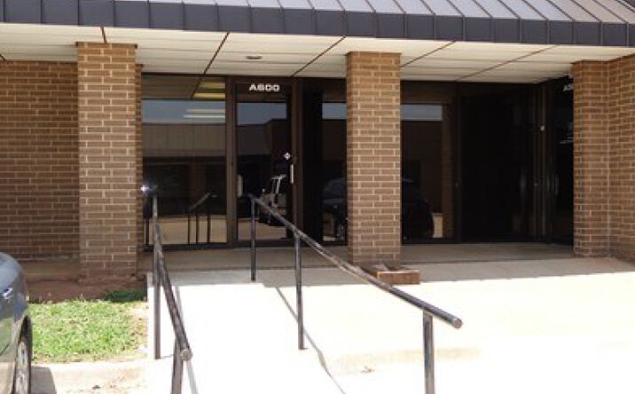 Pictures of Office property located at 11100 Stratford Dr, Oklahoma City, OK 73120 for lease - image #1
