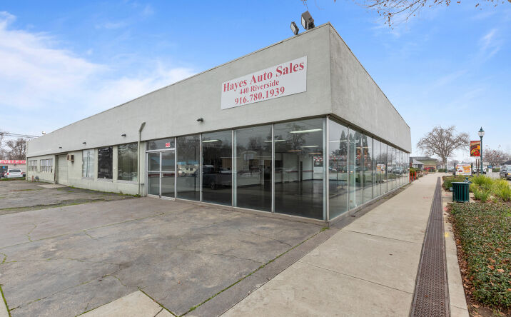 Pictures of Retail property located at 440 Riverside Ave, Roseville, CA 95678 for lease - image #1