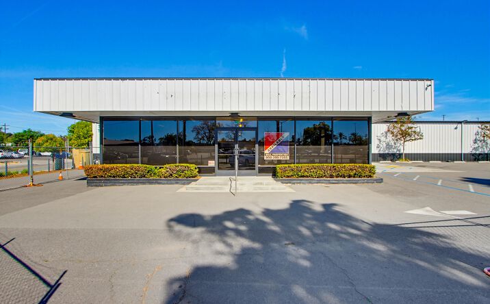 Pictures of Retail property located at 760 W Mission Ave, Escondido, CA 92025 for lease - image #1