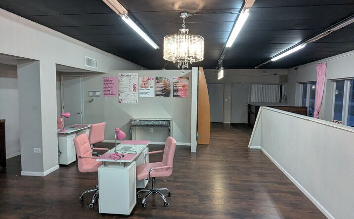 Pictures of Retail property located at 3201 Union Ave, Steger, IL 60475 for lease - image #1