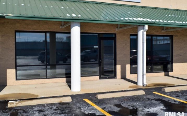 Pictures of Retail, Office, Restaurant property located at 2950 N WATER Street #130, Decatur, IL 62526 for lease - image #1