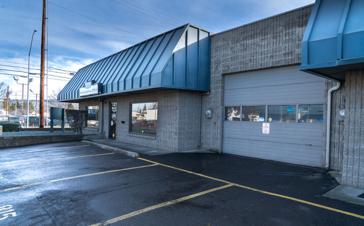 Pictures of Office, Special Purpose property located at 815 N Central Ave, Medford, OR 97501 for lease - image #1